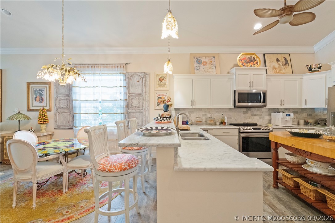 412 Southwest Akron Avenue Stuart, FL 34994 - Photo 15 of 47 Gallery Image 15