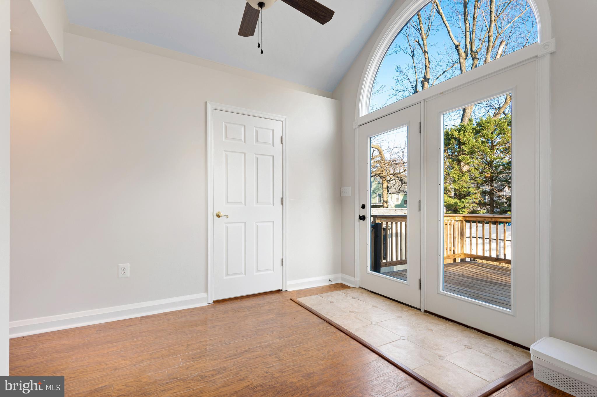 6503 Eastern Parkway Baltimore, MD 21214 - Photo 21 of 45 Office - Bright and Cheerful!