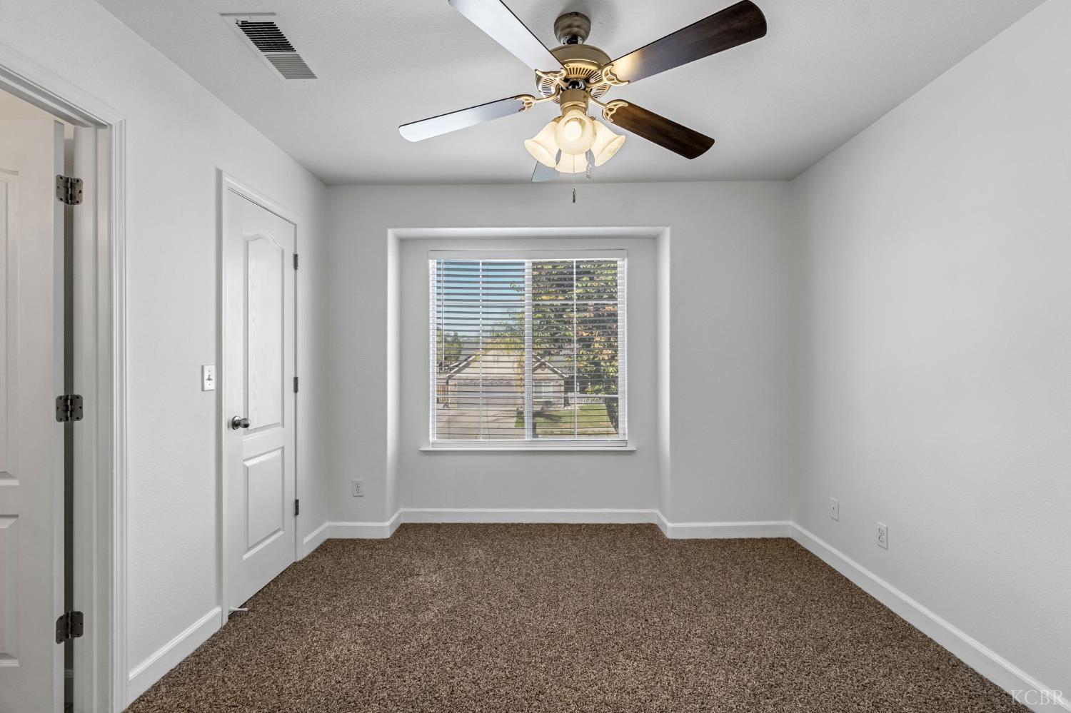 988 Privilege Way Lemoore, CA 93245 - Photo 29 of 45 Gallery Image 29