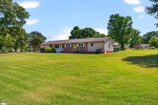 $269,000 | 111 State Rd S-42-9220, Boiling Springs, SC 29316