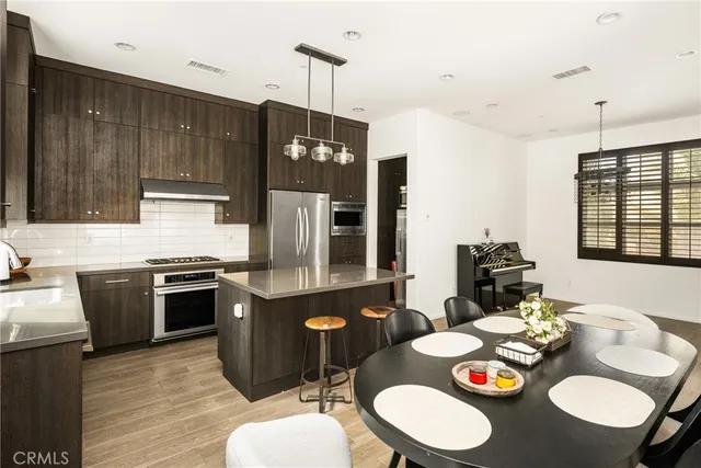 $1,299,900 | 119 Strawberry Grove, Irvine, CA 92620