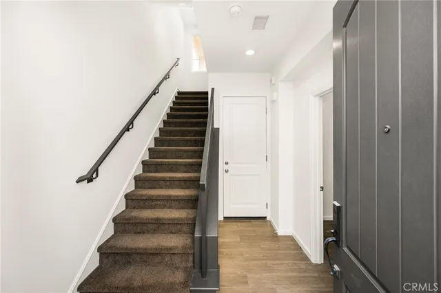 $1,299,900 | 119 Strawberry Grove, Irvine, CA 92620