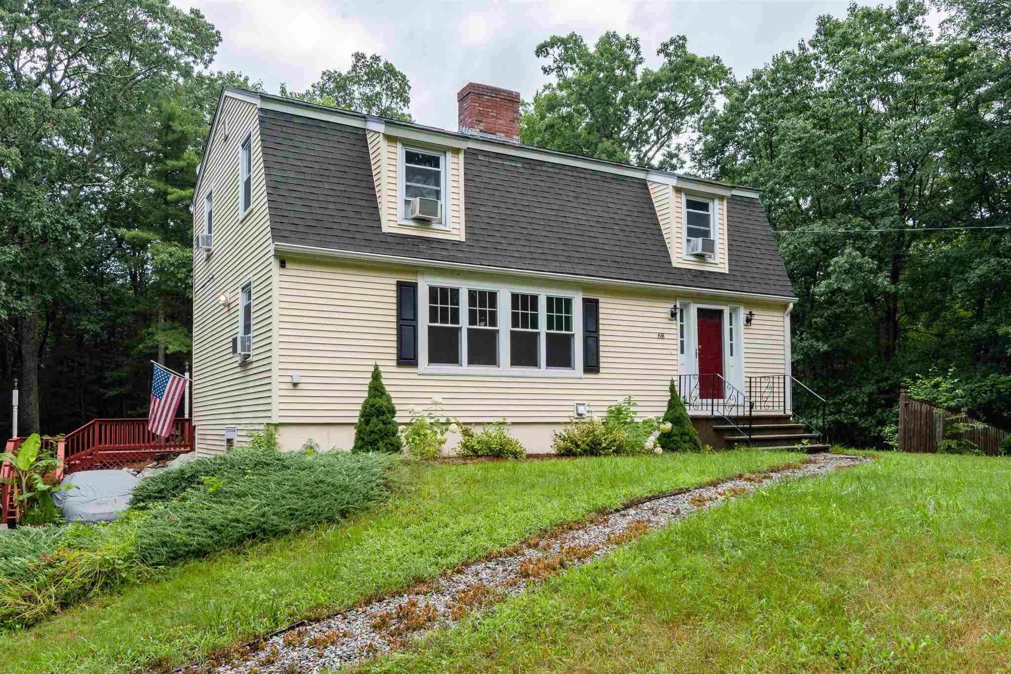 68 Gulf Road Derry, NH 03038 - Photo 1 of 26