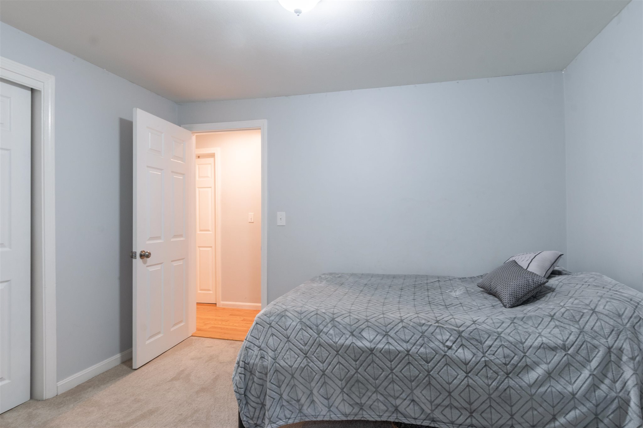 68 Gulf Road Derry, NH 03038 - Photo 15 of 26