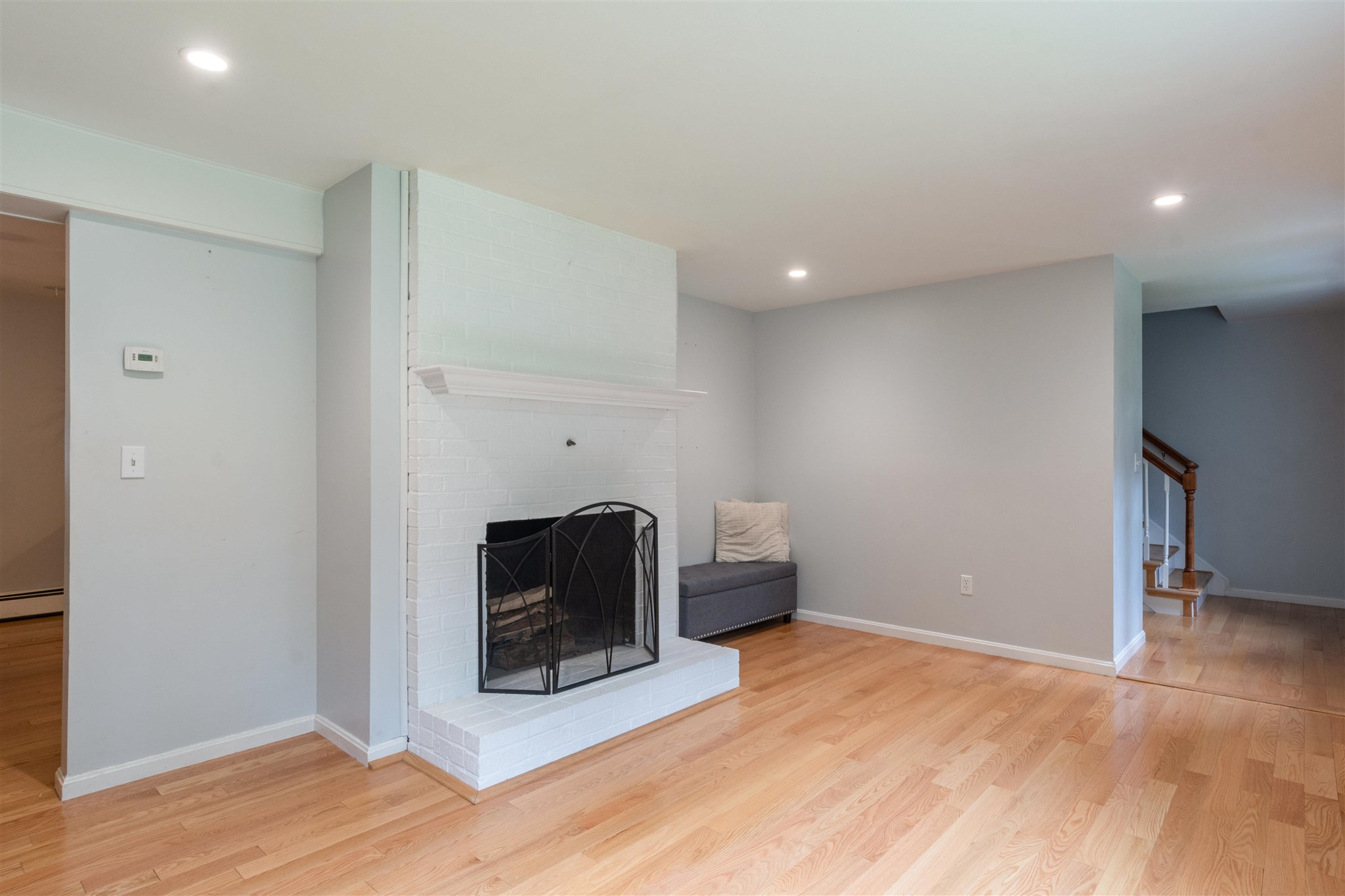 68 Gulf Road Derry, NH 03038 - Photo 3 of 26