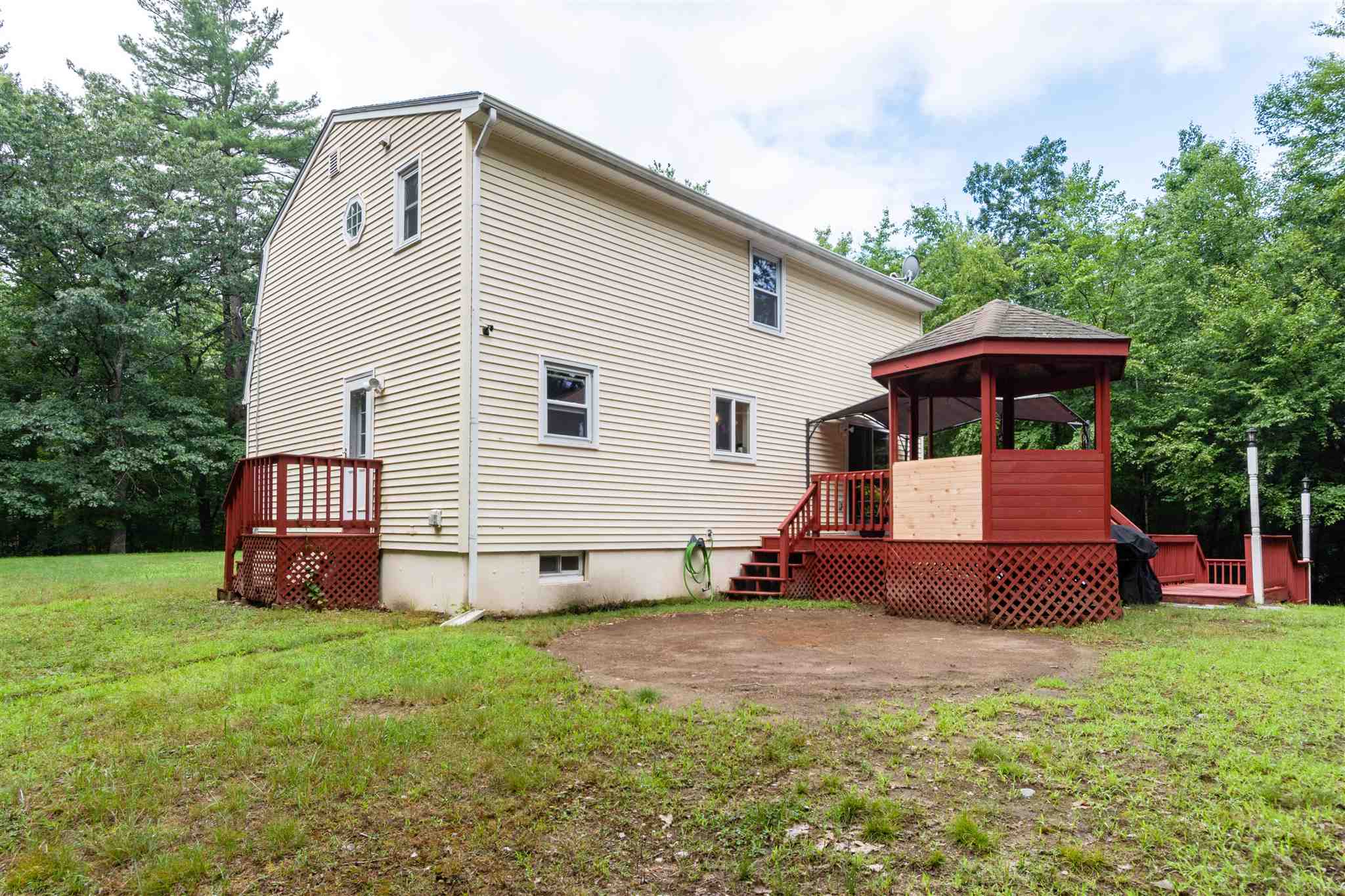 68 Gulf Road Derry, NH 03038 - Photo 22 of 26