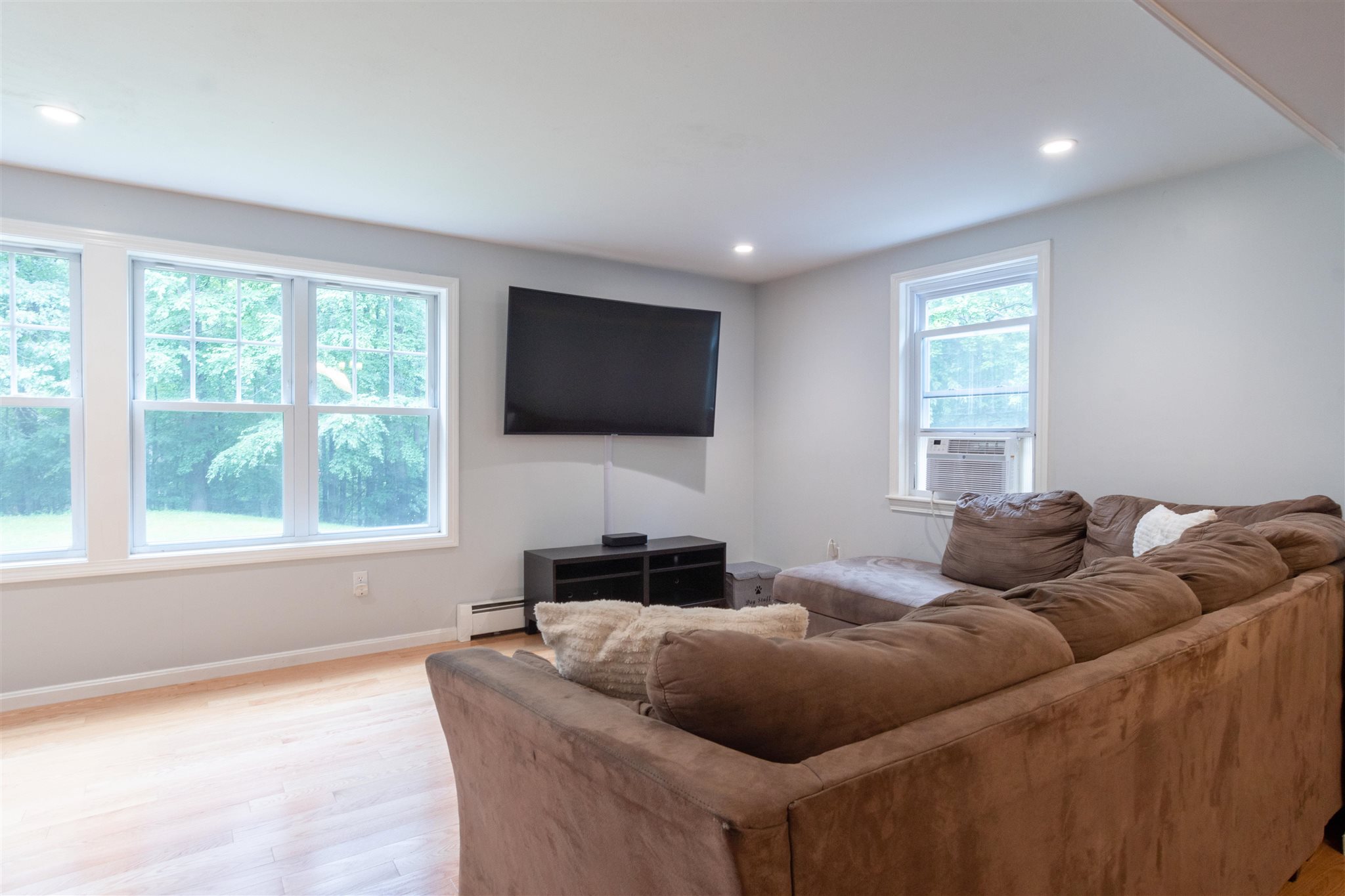 68 Gulf Road Derry, NH 03038 - Photo 4 of 26