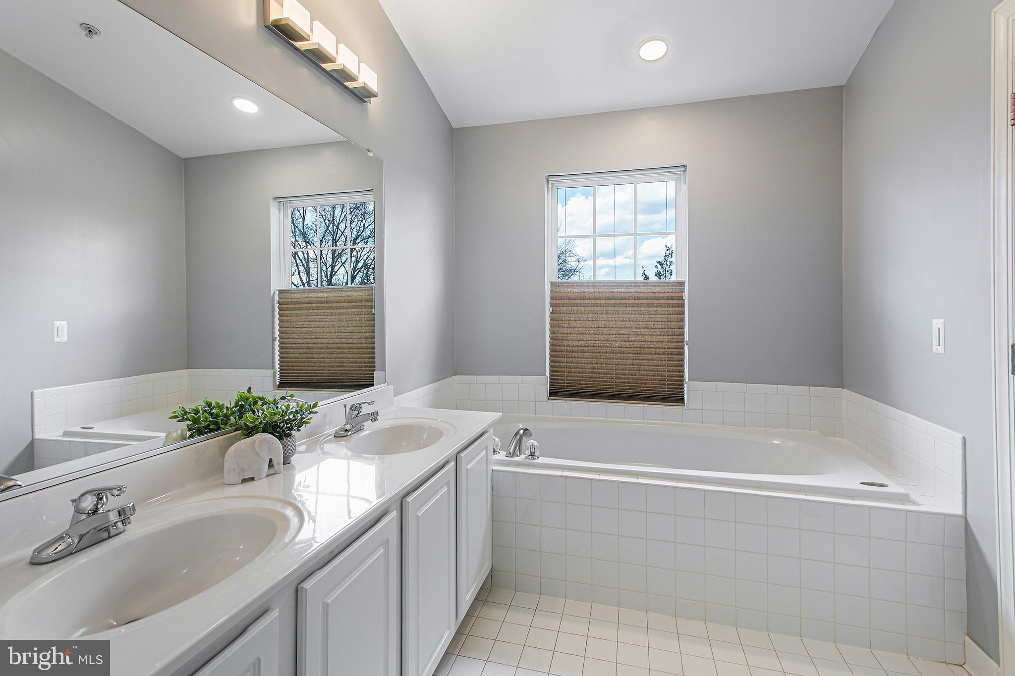 8041 Gatehouse Road, Unit 16 Falls Church, VA 22042 - Photo 23 of 43