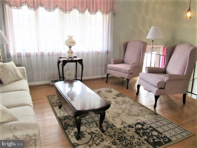 610 Fairmount Road Linthicum, MD 21090 - Photo 4 of 36