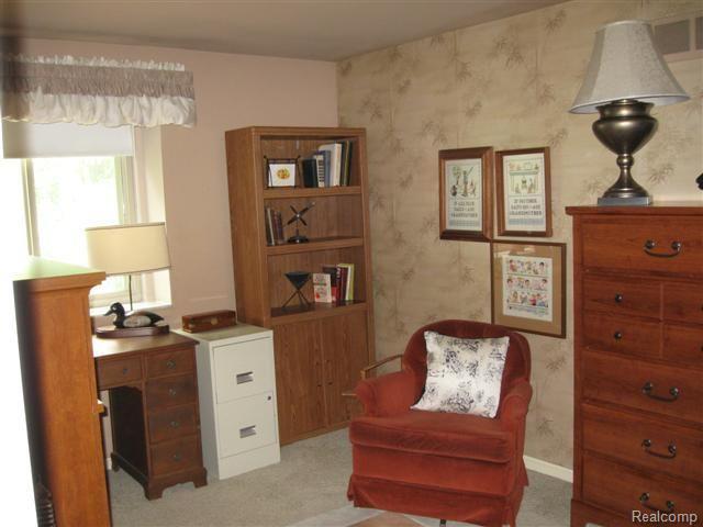 36261 Smithfield Road Farmington, MI 48335 - Photo 16 of 16 Den - Office