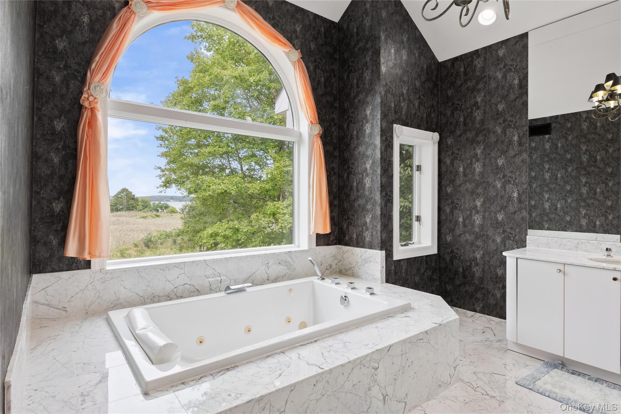 3525 Paradise Point Road Southold, NY 11971 - Photo 28 of 42 Gallery Image 28