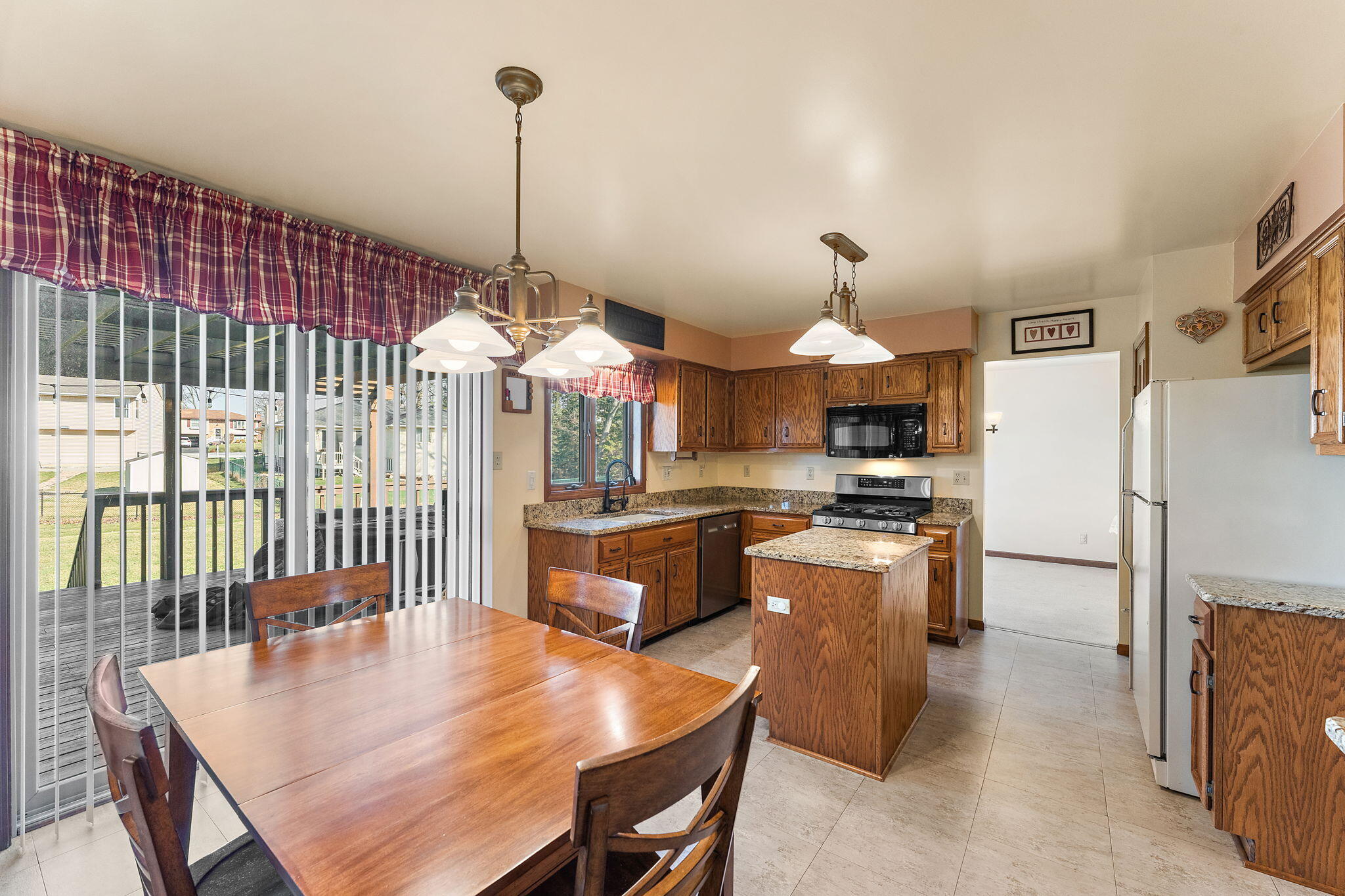 3115 Devonshire Circle Crown Point, IN 46307 - Photo 12 of 48 2048x1365
