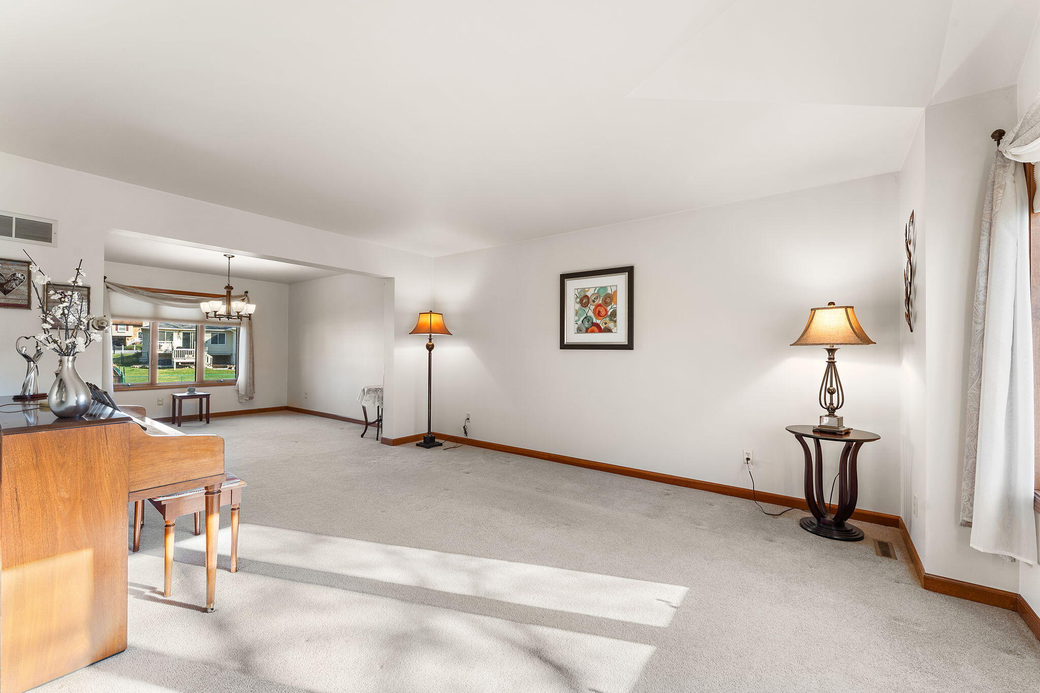 3115 Devonshire Circle Crown Point, IN 46307 - Photo 6 of 48 2048x1365