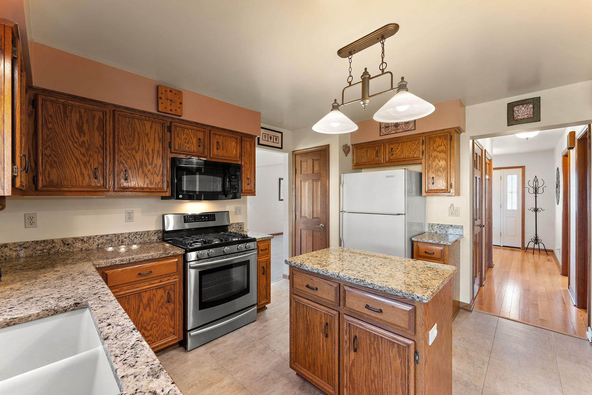 3115 Devonshire Circle Crown Point, IN 46307 - Photo 9 of 47 2048x1365