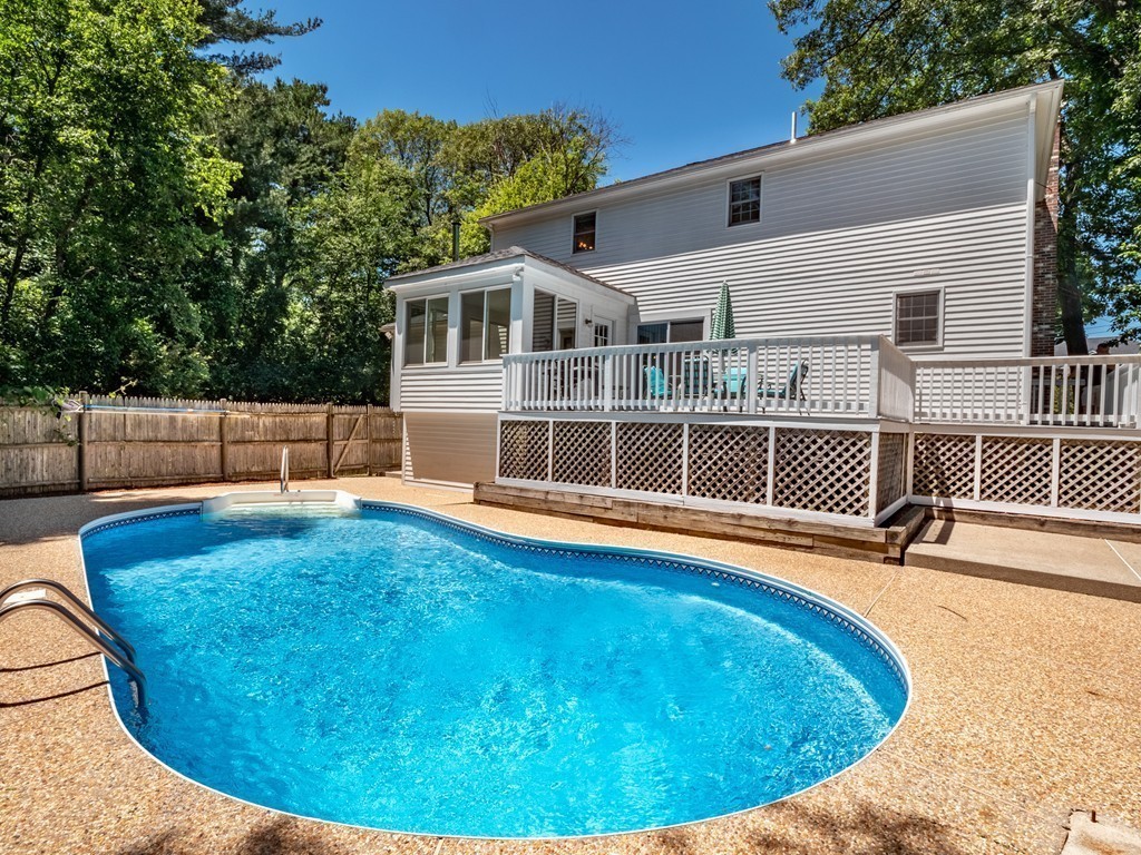 72 King's Road Norwood, MA 02062 - Photo 19 of 29 Gallery Image 19
