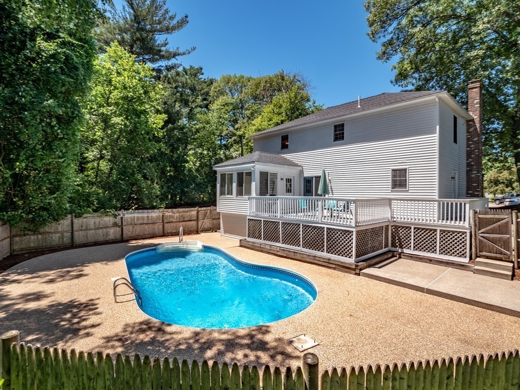 72 King's Road Norwood, MA 02062 - Photo 20 of 29 Gallery Image 20