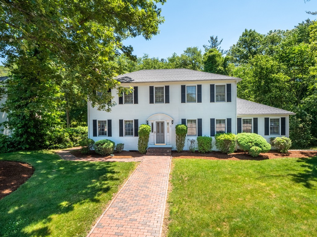72 King's Road Norwood, MA 02062 - Photo 2 of 29 Gallery Image 2