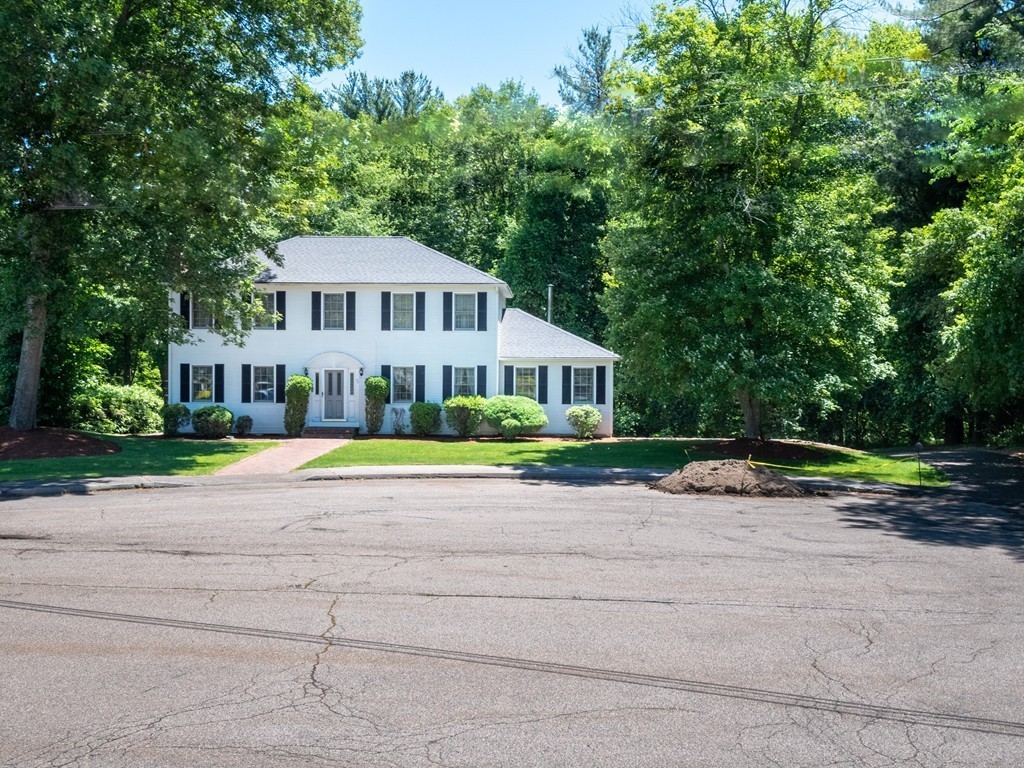 72 King's Road Norwood, MA 02062 - Photo 4 of 29 Gallery Image 4