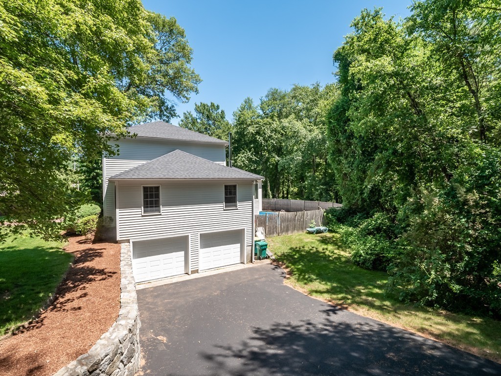 72 King's Road Norwood, MA 02062 - Photo 5 of 29 Gallery Image 5