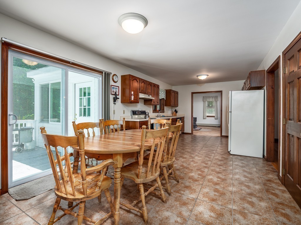 72 King's Road Norwood, MA 02062 - Photo 7 of 29 Gallery Image 7