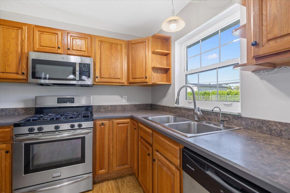 6506 Salerno Road Fort Pierce, FL 34951 - Photo 10 of 35 20-0B2A9775