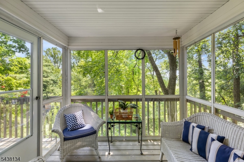 731 Long Hill Road Gillette, NJ 07933 - Photo 5 of 25