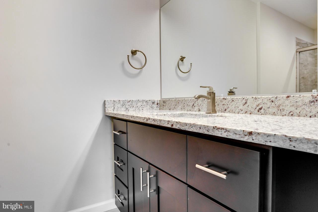 7719 Hayfield Road Alexandria, VA 22315 - Photo 16 of 29 Master Bath