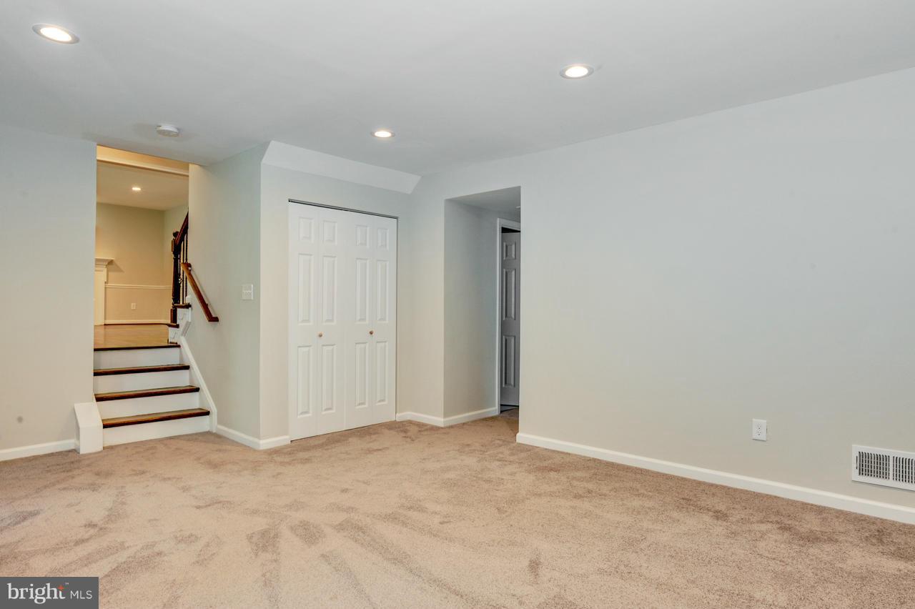7719 Hayfield Road Alexandria, VA 22315 - Photo 27 of 29 Rec Room