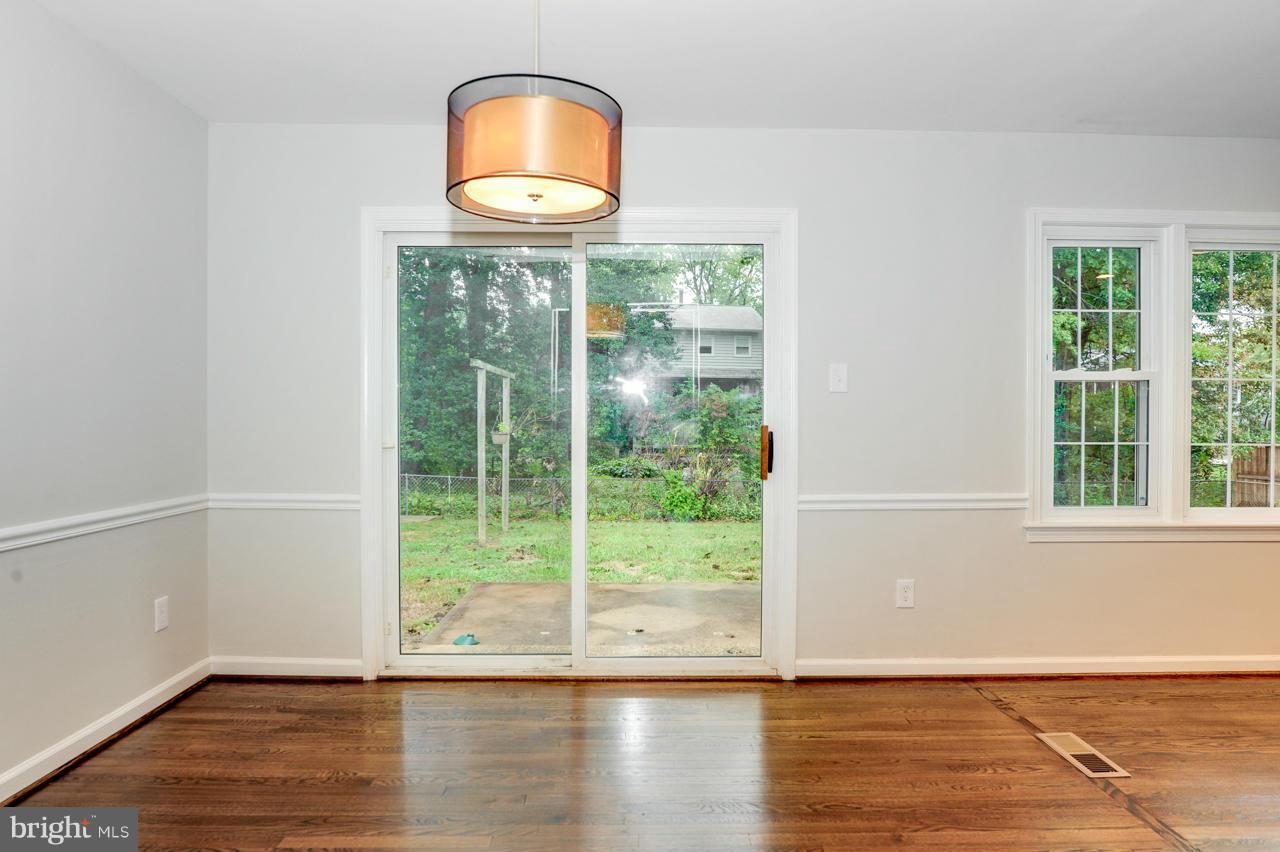 7719 Hayfield Road Alexandria, VA 22315 - Photo 4 of 29 Dining Room