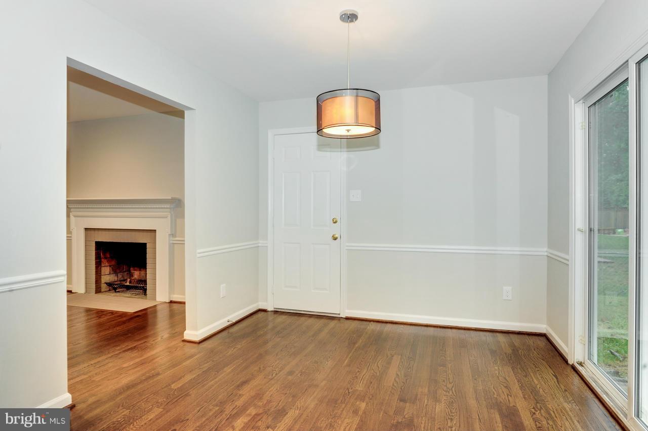 7719 Hayfield Road Alexandria, VA 22315 - Photo 5 of 29 Dining Room
