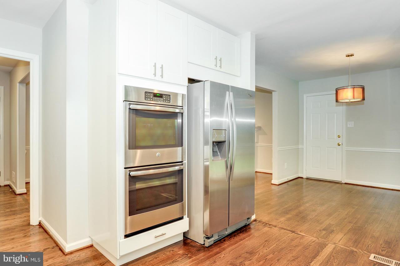 7719 Hayfield Road Alexandria, VA 22315 - Photo 7 of 29 Kitchen