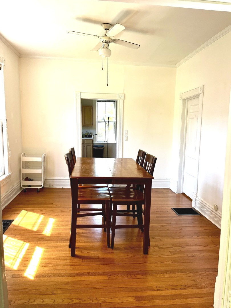 810 Simpson Street Evanston, IL 60201 - Photo 10 of 24
