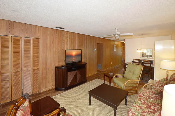 $3,000 | 900 Jasmine Lane, Unit 9A, Vero Beach, FL 32963