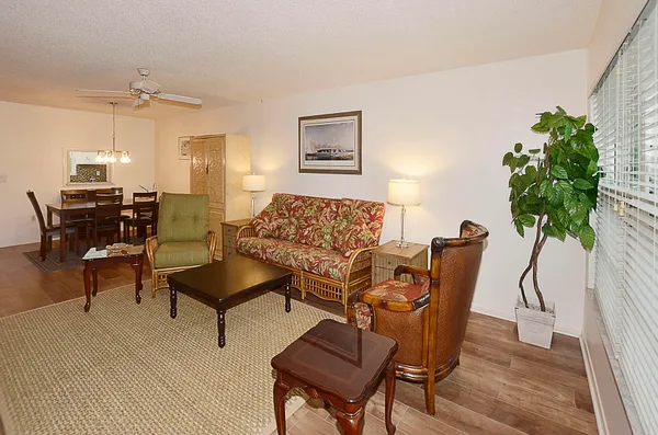 $3,000 | 900 Jasmine Lane, Unit 9A, Vero Beach, FL 32963