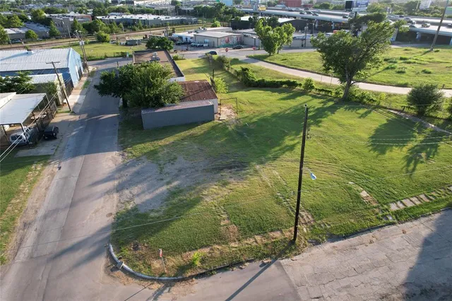 $1,999,999 | 720 South Haskell Avenue, Dallas, TX 75223