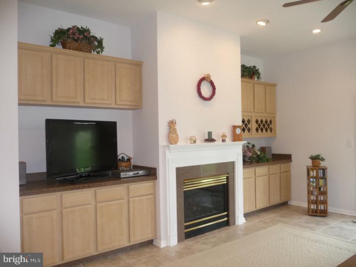 49 Foster Road Pennington, NJ 08534 - Photo 9 of 25 Family Room