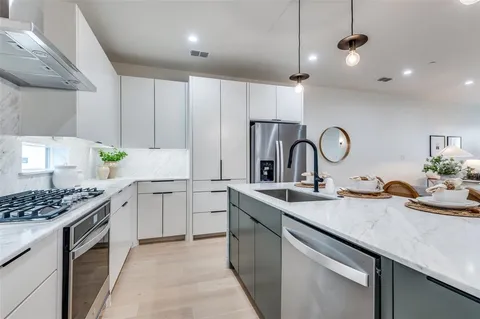 $435,000 | 1147 North Madison Avenue, Unit 102, Dallas, TX 75208