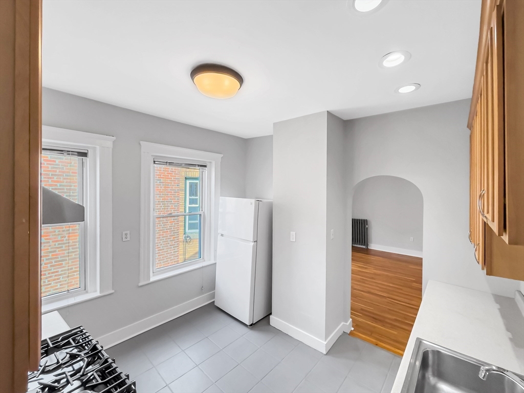 595 Centre Street, Unit 3 Boston, MA 02130 - Photo 5 of 15