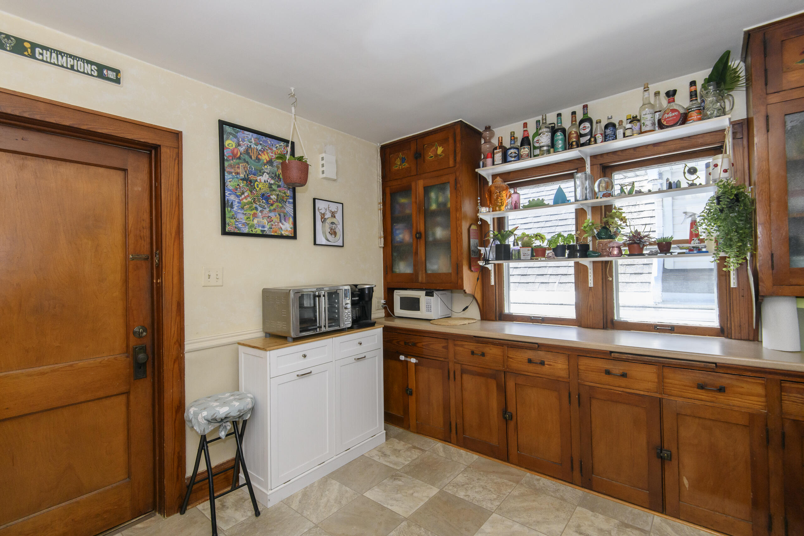 3134 South Indiana Avenue, Unit 3136 Milwaukee, WI 53207 - Photo 14 of 45 3134 S Indiana-14