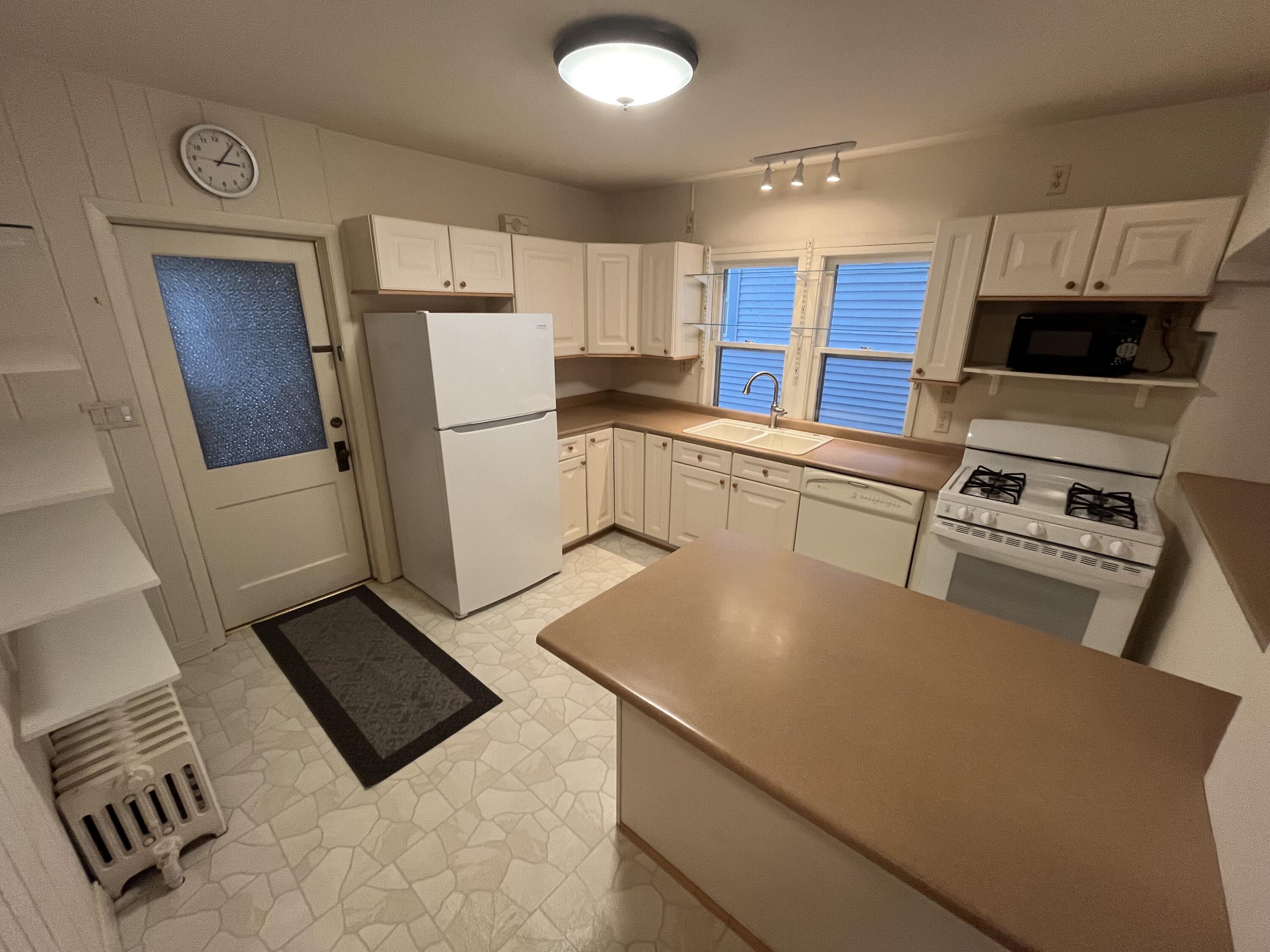 3134 South Indiana Avenue, Unit 3136 Milwaukee, WI 53207 - Photo 29 of 45 Lower Unit Kitchen 2