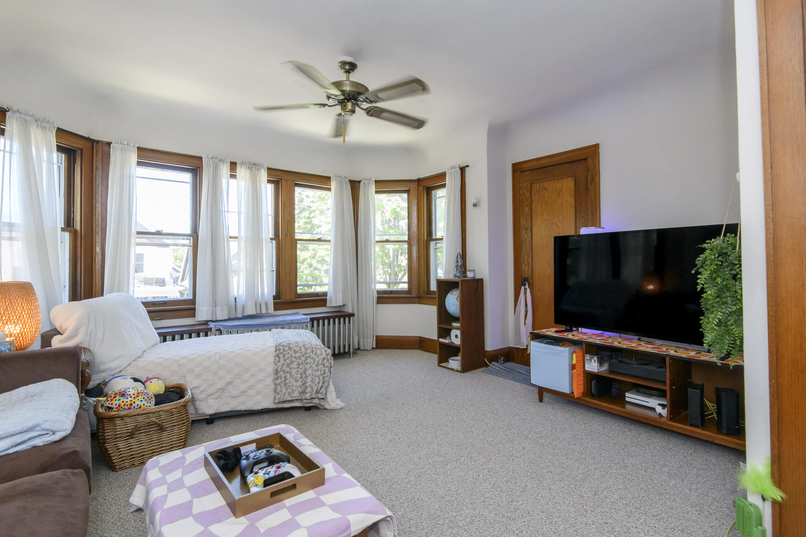 3134 South Indiana Avenue, Unit 3136 Milwaukee, WI 53207 - Photo 9 of 45 3134 S Indiana-18
