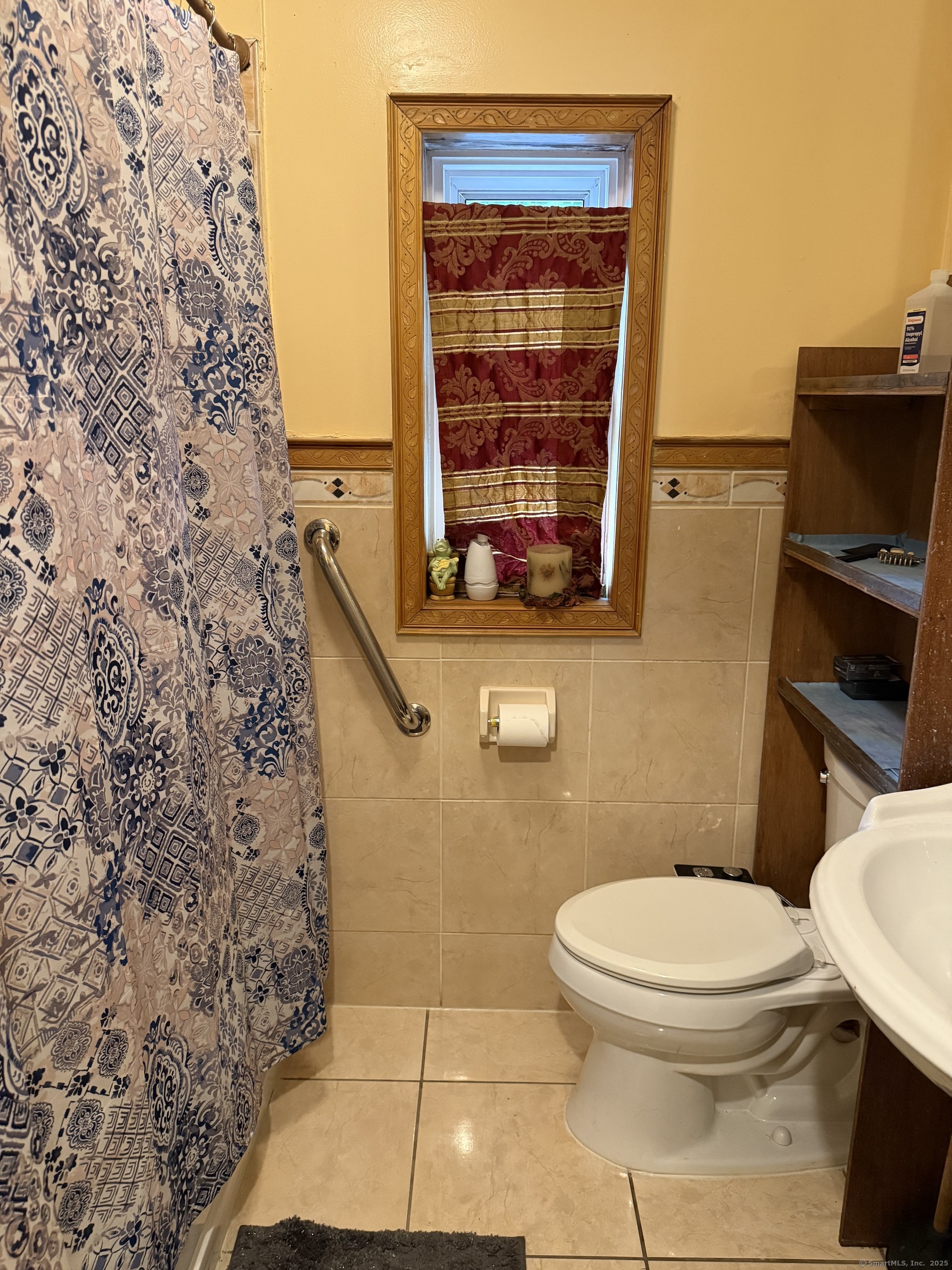 181 City View Avenue Bridgeport, CT 06606 - Photo 19 of 33 a bathroom with a toilet and a shower