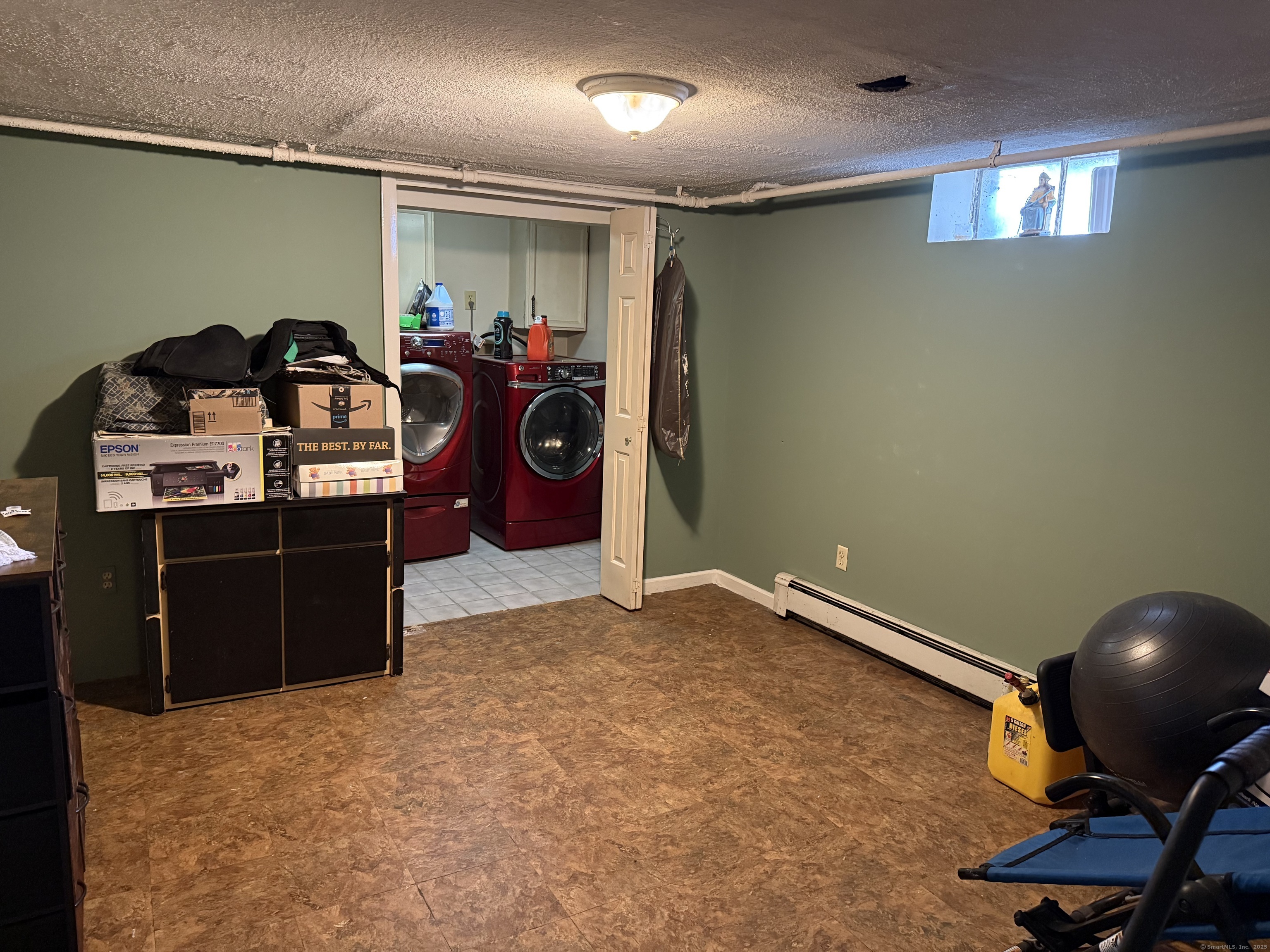 181 City View Avenue Bridgeport, CT 06606 - Photo 30 of 33 a room with gym equipment