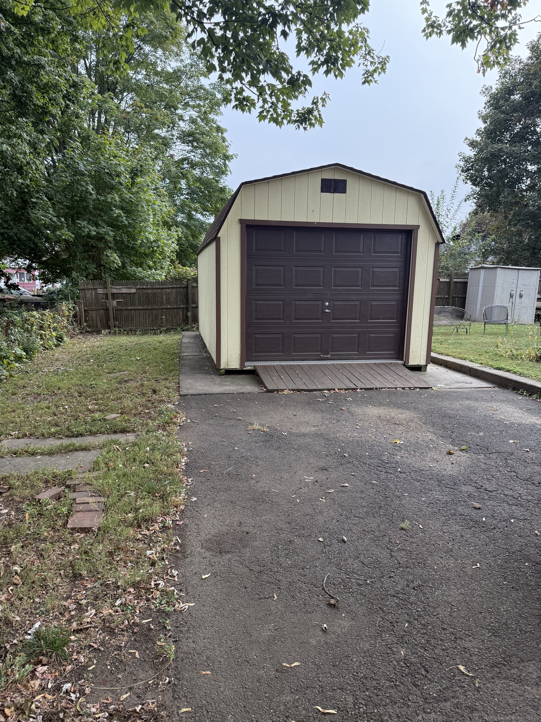 181 City View Avenue Bridgeport, CT 06606 - Photo 5 of 33 a front view of a house with garden