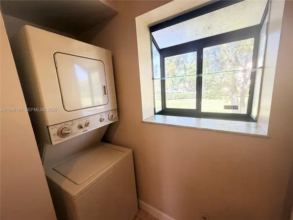 $1,600 | 109 Gardens Drive, Unit 203, Pompano Beach, FL 33069