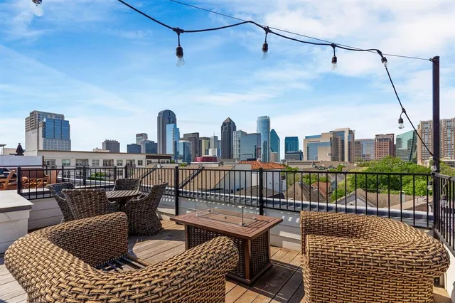 a picture of a very nice looking city