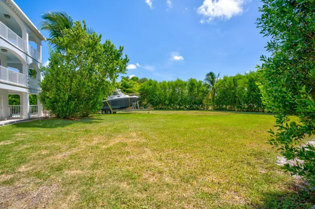 a picture of a floor