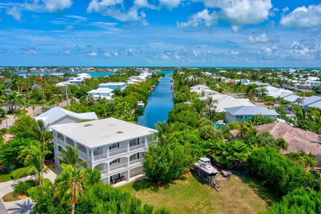 $4,195,000 | 1330 Coury Drive, Key Colony Beach, FL 33051