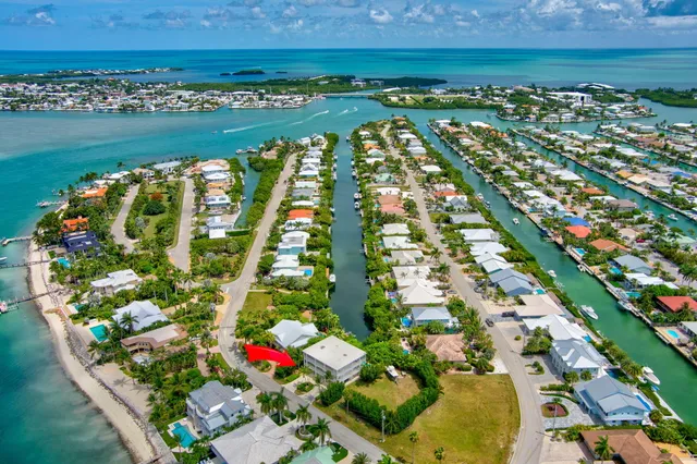 $4,195,000 | 1330 Coury Drive, Key Colony Beach, FL 33051