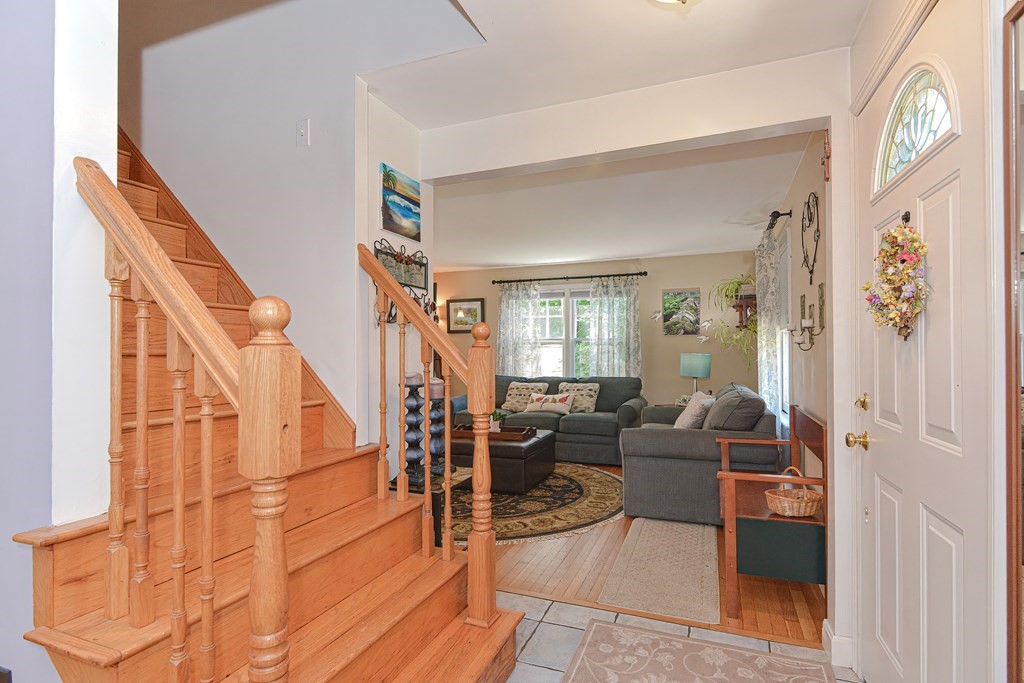 26 Bancroft Road Holden, MA 01520 - Photo 5 of 37 Gallery Image 5